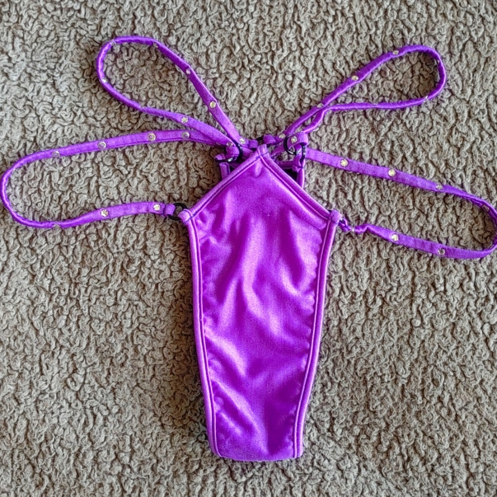 Purple thong, one size, double straps with rhinestones